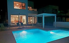 Modern Villa Frontline Golf